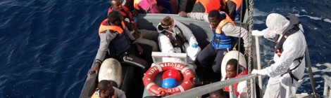 Internacional: após naufrágio, Guarda italiana recolhe nove corpos e socorre 144 imigrantes