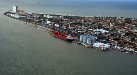 Porto de Cabedelo embarca 18 mil toneladas de ilmenita para Europa
