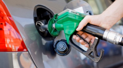 Gasolina chega a R$ 9,99 em Brasília; motoristas fazem fila em postos
