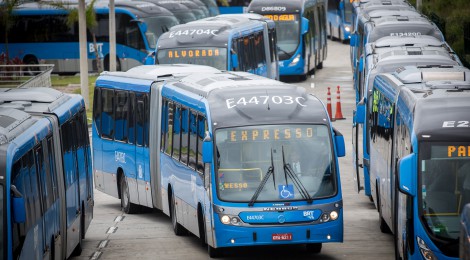 BRT opera com 43% da frota e 40 estações fechadas na manhã desta sexta-feira 