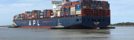 Porto de Itajaí e Navegantes recebem navio gigante