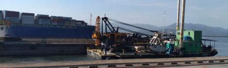 Dragagem de manutenção de berços de atracação é retomada no Porto de Santos, SP