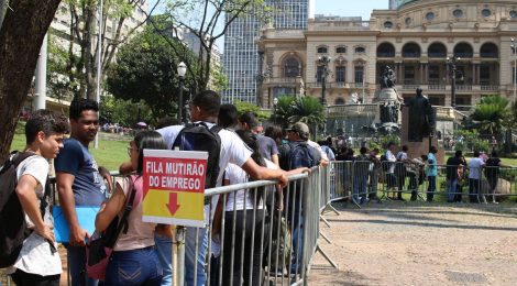 Caged: País abre 184.140 vagas de emprego com carteira assinada em março