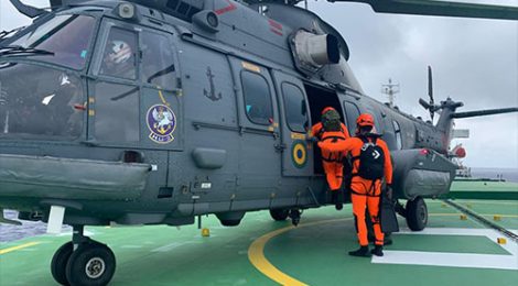 Marinha do Brasil realiza resgate de tripulante enfermo em Navio Mercante