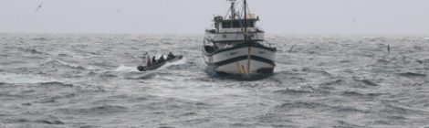 Rebocador de Alto-Mar “Tritão” realiza ação para coibir pesca ilegal no litoral Sul