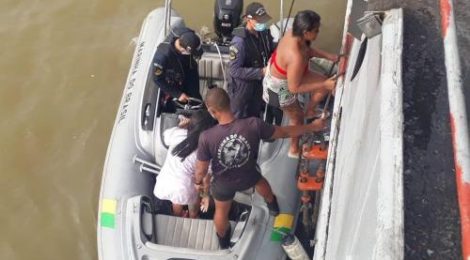 Marinha resgata quatro náufragos de embarcação encalhada em Cotijuba (PA)