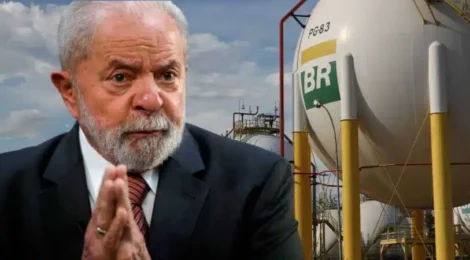 Lula afirma que instruiu o presidente da Petrobras a interromper a venda de ativos