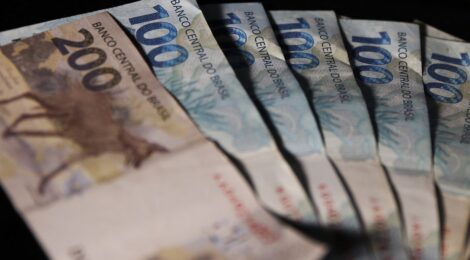 Governo propõe salário mínimo de R$ 1.389 em 2024