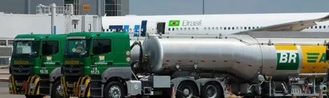 Presidente da Petrobras afirma que redução do preço do QAV não é a única solução para a crise das companhias aéreas no Brasil