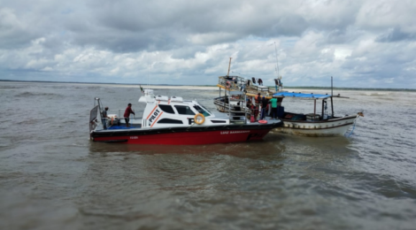 Treze pescadores são resgatados após naufrágio no litoral de Curuçá, no Pará