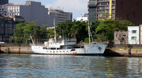APS vai retirar o navio 'Professor Besnard' do Porto de Santos