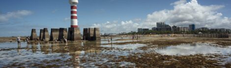 Farol da Ponta Verde: Um Marco de Navegação e História na Orla de Maceió