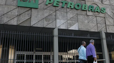 Petrobras entrará com recurso contra suspensão de conselheiro