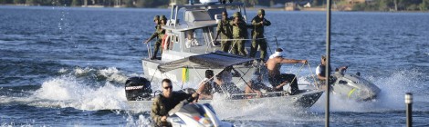 Marinha apreende embarcação com 1,4 mil toneladas de brita na Operação “Ágata”, em Santana (AP)