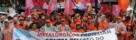Contra política econômica e gastos da Copa, Força Sindical fecha Paulista