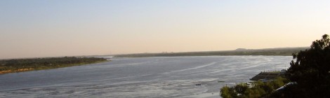 Ahipar se prepara para remover vegetação que bloqueia trechos sinuosos do Rio Paraguai