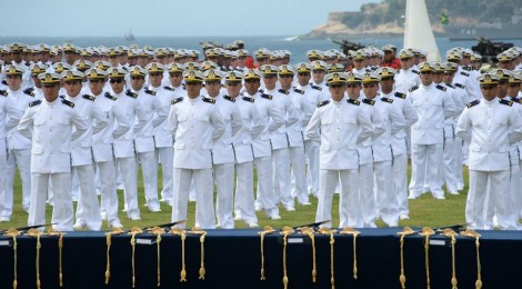 Escola Naval realiza formatura dos novos Guardas-Marinha