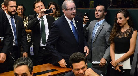 PMDB elege Picciani, derrota Cunha e amplia pressão por seu afastamento