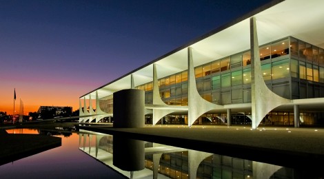 Por eleição, ministros ignoram Planalto