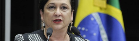 Kátia Abreu diz no Twitter que seguirá no governo e no PMDB