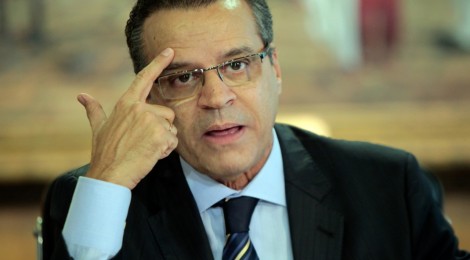 Citado em delação, ministro Henrique Alves pede demissão do Turismo