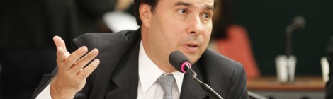 Rodrigo Maia derrota Rosso e é eleito presidente da Câmara
