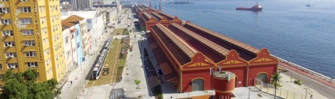 Marinha retira mais uma parte das grades instaladas na Orla Conde