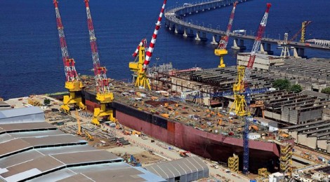 Porto de Imbituba: Novo guindaste complementa operações