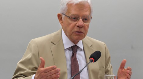 Citado na Lava Jato, Moreira Franco é nomeado ministro