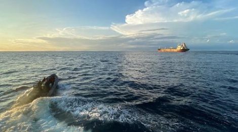Navio-Patrulha Oceânico “Apa” realiza evacuação médica de tripulante de Navio-Tanque estrangeiro