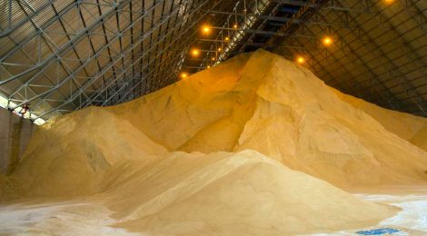 Navios com grandes cargas de açúcar seguem do Brasil para a Rússia