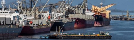 Movimento para abastecer navios cresce no Porto de Paranaguá