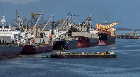 Movimento para abastecer navios cresce no Porto de Paranaguá