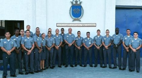 Aspirantes da Escola Naval visitam a CGAEM