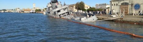 Corveta ‘Imperial Marinheiro’ sofre alagamento e aderna em Rio Grande-RS