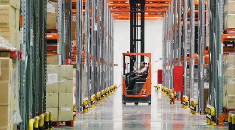 Setor logístico avança com e-commerce e gera novas oportunidades de trabalho fixo e temporário