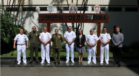 Escola de Guerra Naval recebe a visita de membros do Centro de Estudos Superiores Navais, do México