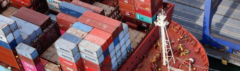 Logística marítima internacional em compasso de espera