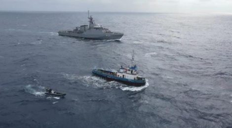 Marinha e FAB apoiam Polícia Federal e interceptam embarcação que navegava na costa brasileira