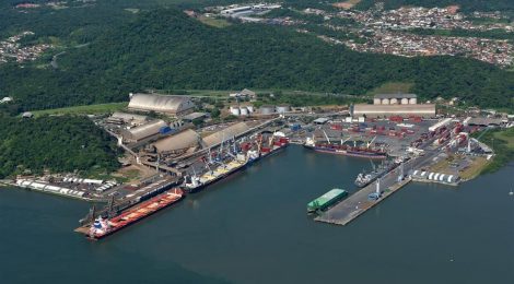 Marinha determina fechamento de canal de acesso nos portos de São Francisco do Sul e Itapoá e navios paralisam transporte de cargas nos complexos