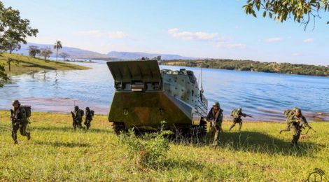 Mais de 700 militares da Marinha do Brasil realizam adestramento em Furnas, Minas Gerais