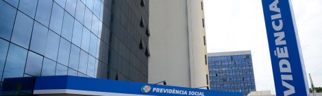 Após 52 dias em greve, médicos peritos do INSS voltam a trabalhar