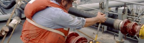 Grupo global de armadores e sindicatos de marítimos selam acordo de três anos para salário mínimo global