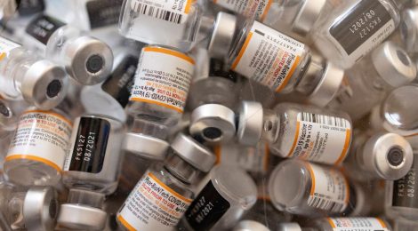 Pfizer: 3 doses contra covid-19 têm boa resposta em menores de 5 anos
