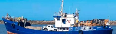 Embarcação de suprimentos naufraga a caminho de Fernando de Noronha