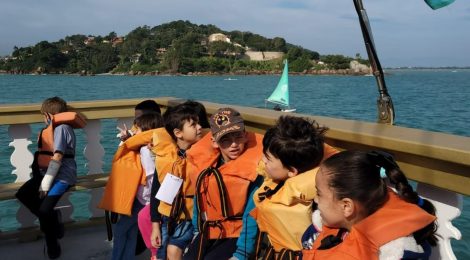 Escola do Mar realiza ações educativas para comemorar o Dia Mundial dos Oceanos em Florianópolis