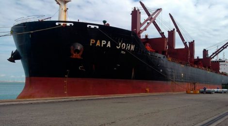 Navio desembarca no Ceará com mais de 10 mil toneladas de fertilizantes em big bags