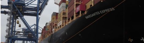 NAVIO GIGANTE BATIZADO COM NOME DE NAVEGANTES ATRACA NA PORTONAVE