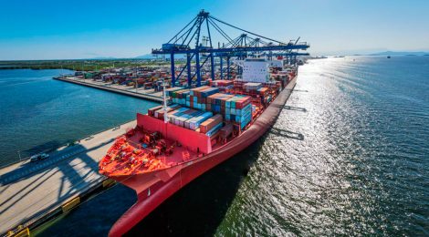 TCP bate recorde de movimentação de contêineres no terminal