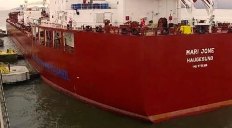 Cattalini Terminais garante alta produtividade no desembarque de navio movido a metanol